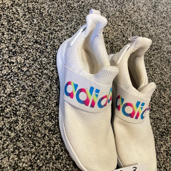 Adidas girls size 3 - Picture 3 of 3